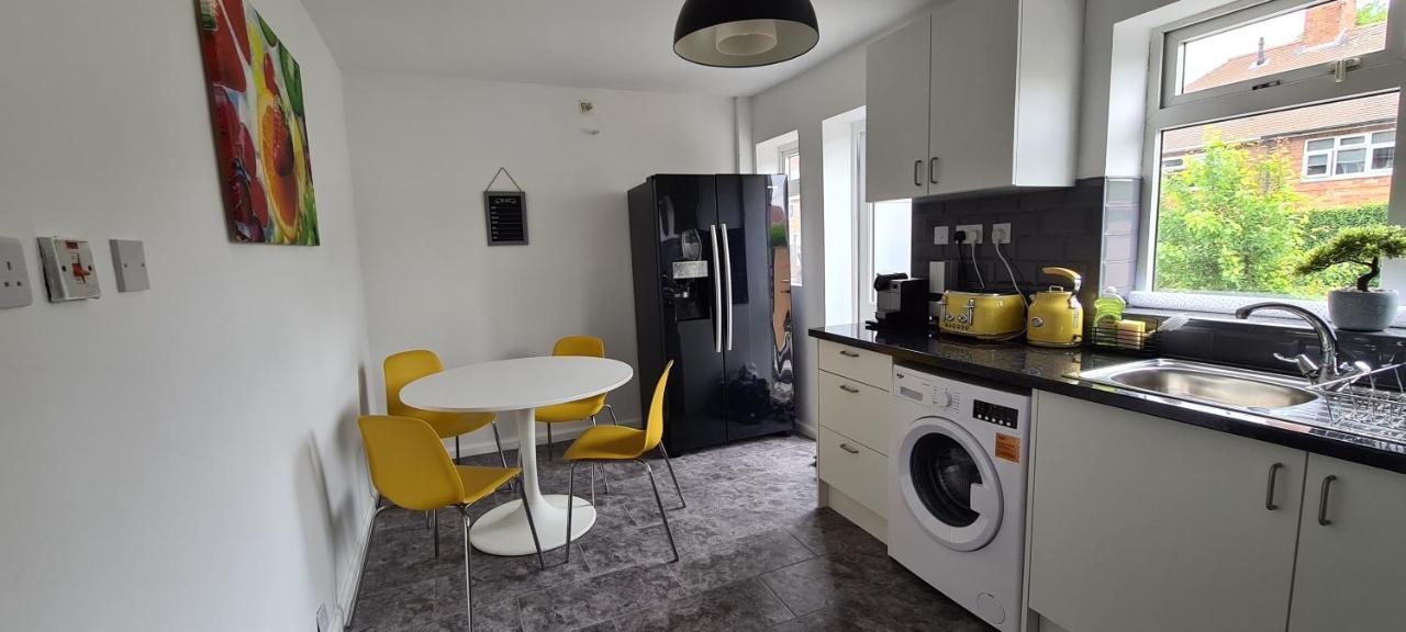 Cosy 3-Bedroom House In Aspley Nottingham Bagian luar foto