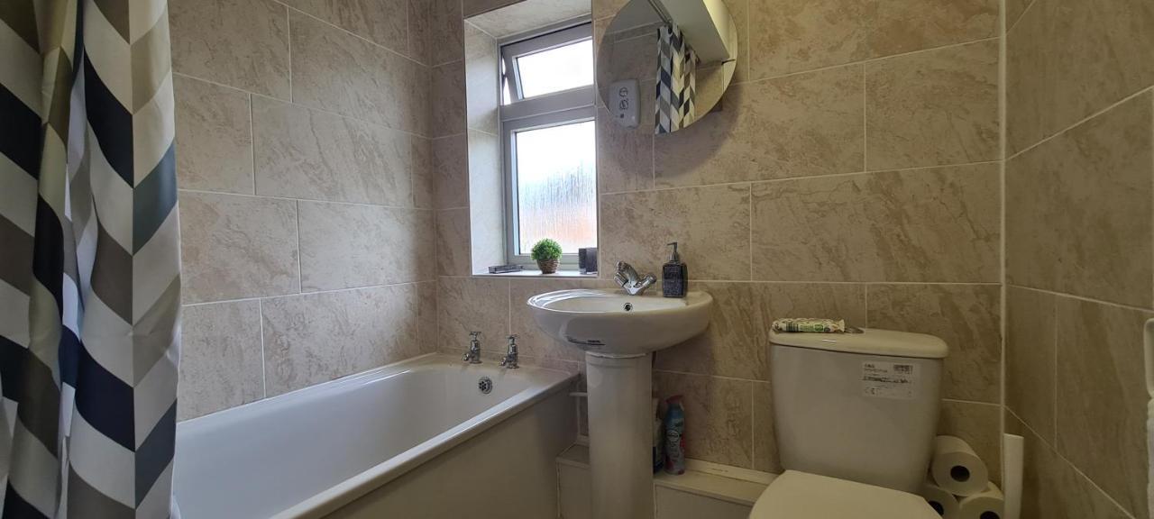Cosy 3-Bedroom House In Aspley Nottingham Bagian luar foto